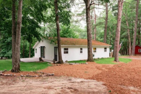 Spacious 3 Bedroom Cottage on Arbutus Lake